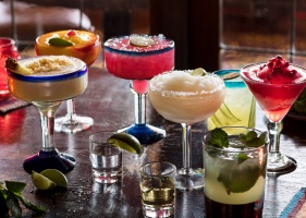 photo-mariachi-bar-gallery-bar-drinks